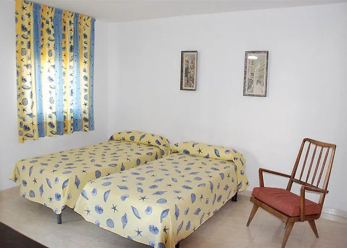 Апартаменты Corcega Palmyra Салоу