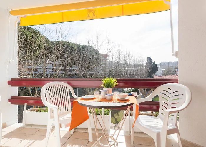 Апартаменты Corcega Palmyra Салоу