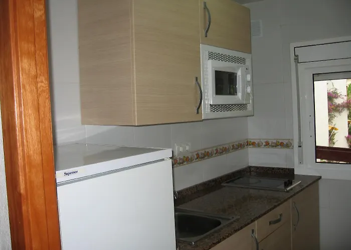 Апартаменты Corcega Palmyra Салоу